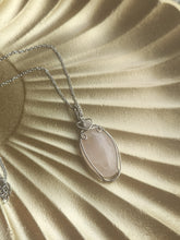 Charger l&#39;image dans la galerie, Pendentif Quartz Rose • Wire Wrapping
